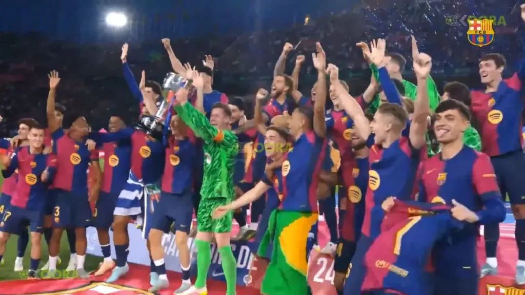 برشلونة يحتفل برفع كأس الدوري الإسباني.. فيرمين لوبيز: إننا الأبطال اليوم! 3 3 برشلونة يحتفل برفع كأس الدوري الإسباني.. فيرمين لوبيز: إننا الأبطال اليوم!
